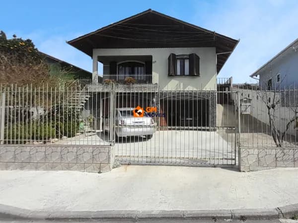 Linda Casa à venda no bairro Cruzeiro - SBS/SC