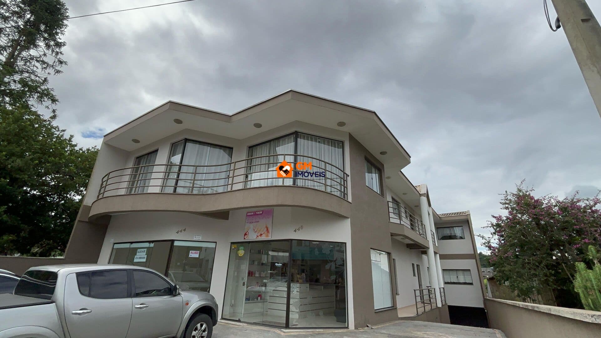 INVESTIDORES EXCELENTE Prédio Comercial - Centro - SBS