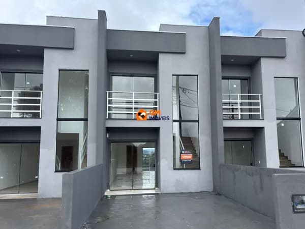 Lindo Sobrado no Bairro Cruzeiro - SBS