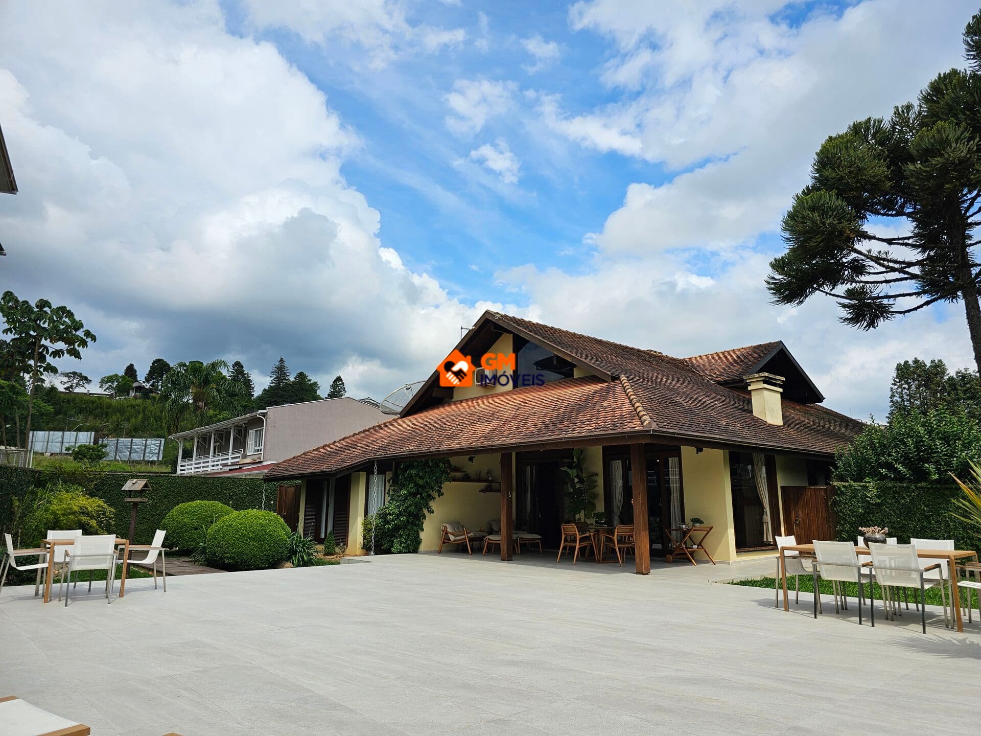 Casa Alto Padrão no Centro - SBS