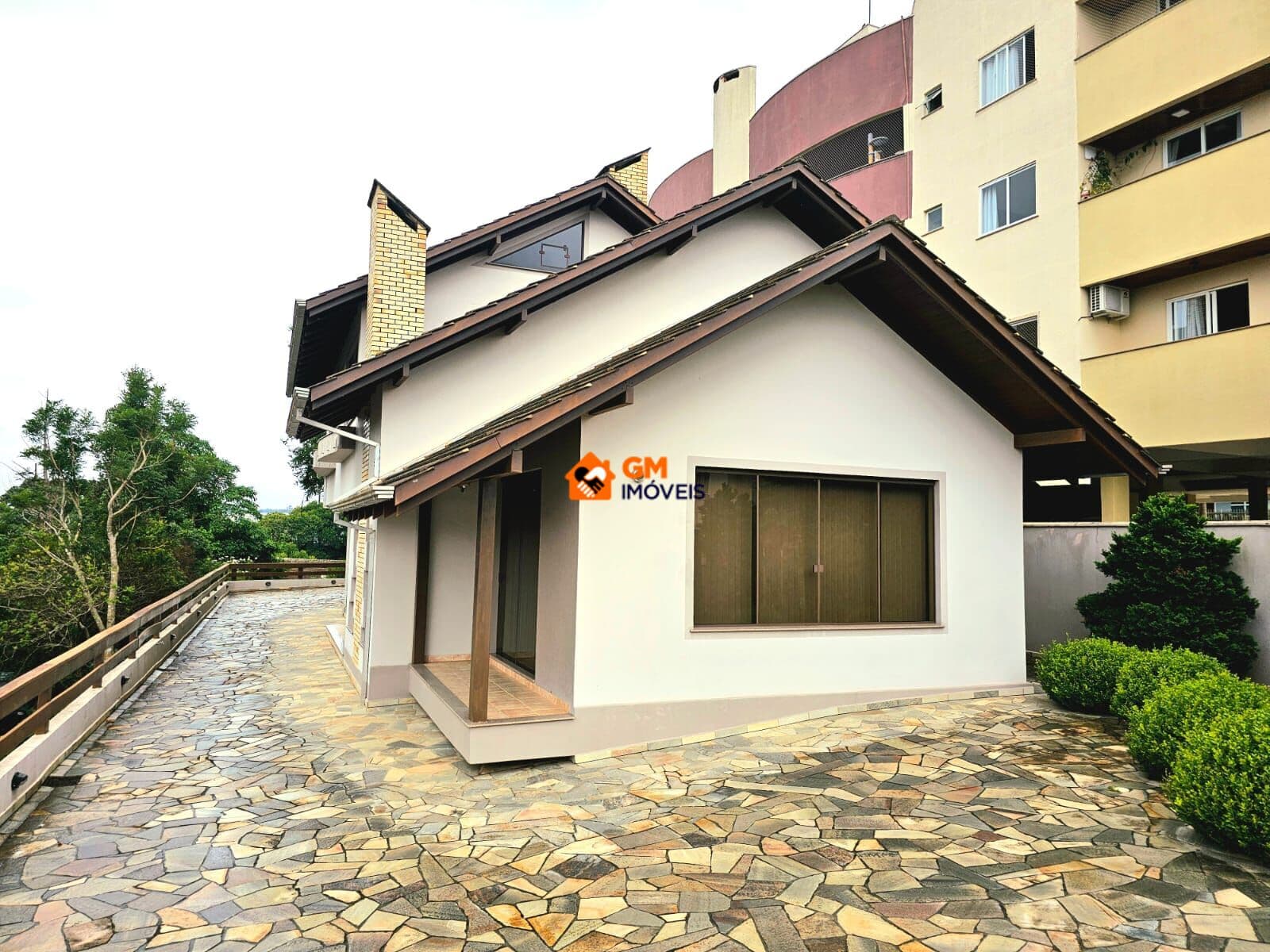 Belíssima Casa Alto Padrão no Centro