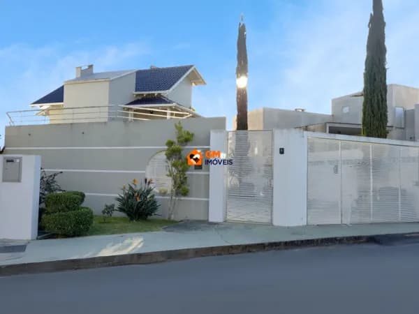 Casa de Luxo no Bairro Schramm – São Bento do Sul/SC