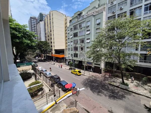 Apartamento Reformado com Suíte e Vaga — Flamengo