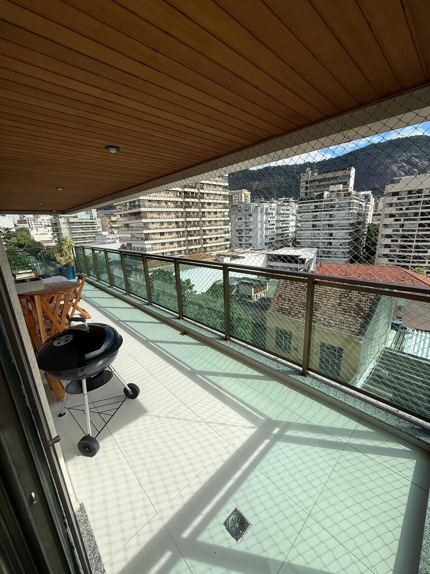 Apartamento 3 Quartos com Direito à Laje à Venda em Botafogo – Prédio Novo, Varanda Ampla e 2 Vagas