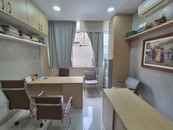 Nossa Senhora de Copacabana – Conjugadão Reformado | 40 m²