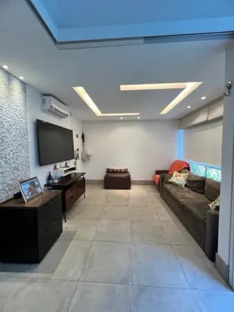 Apartamento de Alto Padrão Reformado, Suíte com Closet, Escritório, Mobiliado, Vaga e Próximo à Mureta da Urca