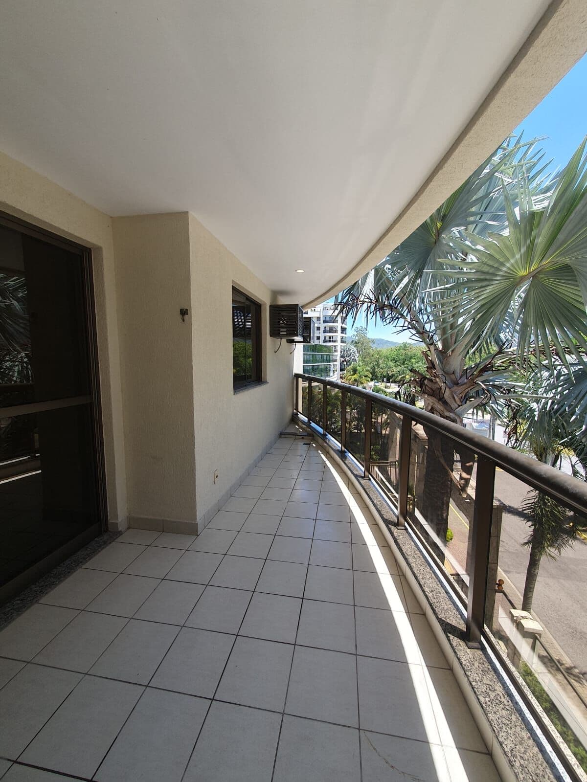 Apartamento aconchegante e completo para venda no Recreio dos Bandeirantes