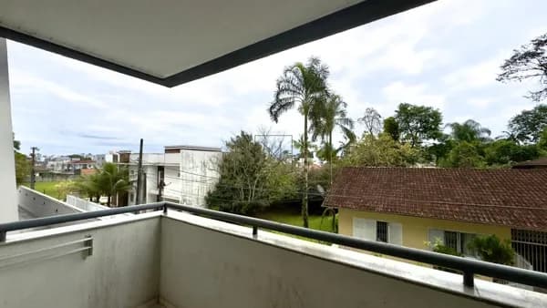 Um apartamento na divisa dos bairros Iririú e Saguaçu, em Joinville – praticidade e tranquilidade no mesmo endereço.