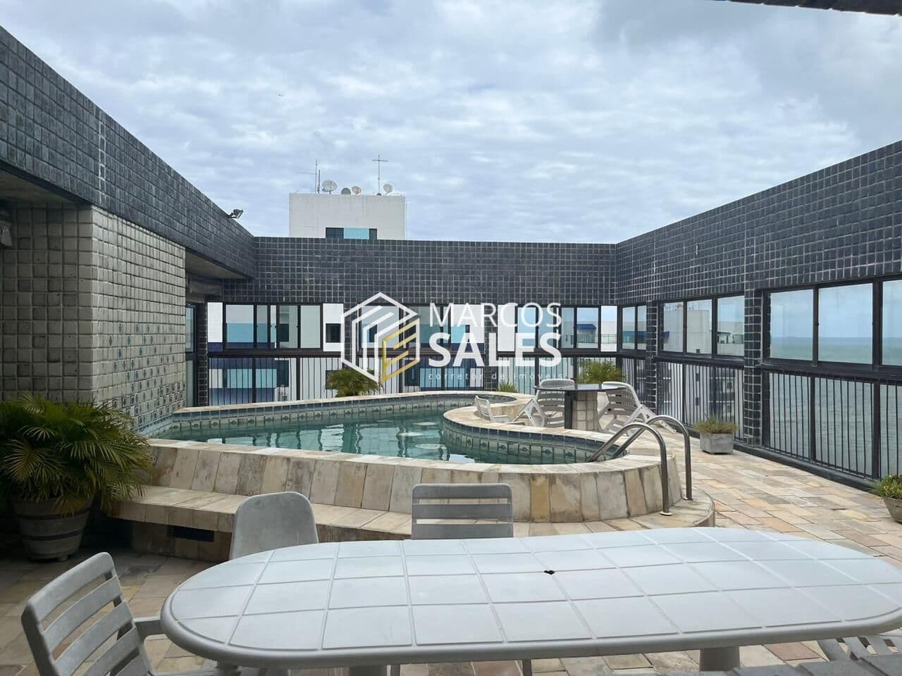 Apartamento Cobertura Duplex à Venda em Condomínio em Boa Viagem - Recife/PE