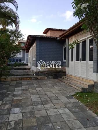 Casa à Venda em Condomínio