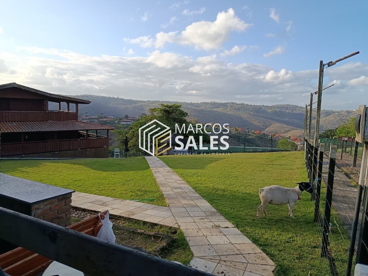 Área e Duas Casas Mobiliadas à venda em Gravatá, PE