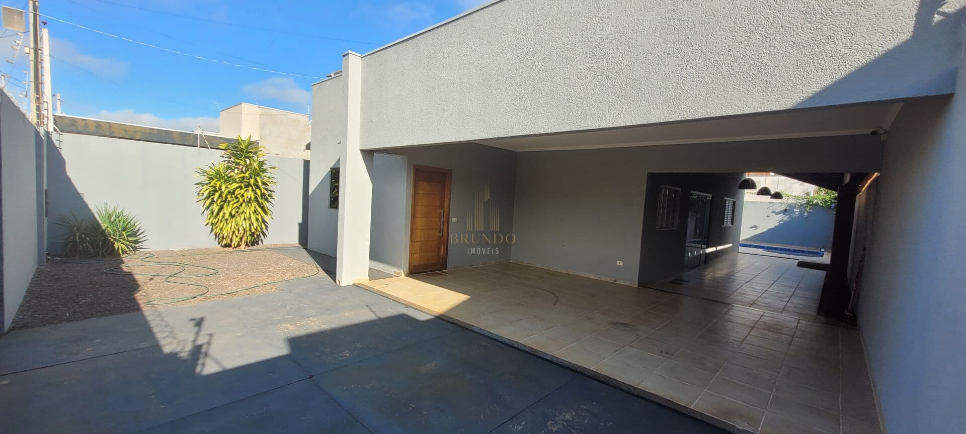 Casa rica em armarios e com energia solar