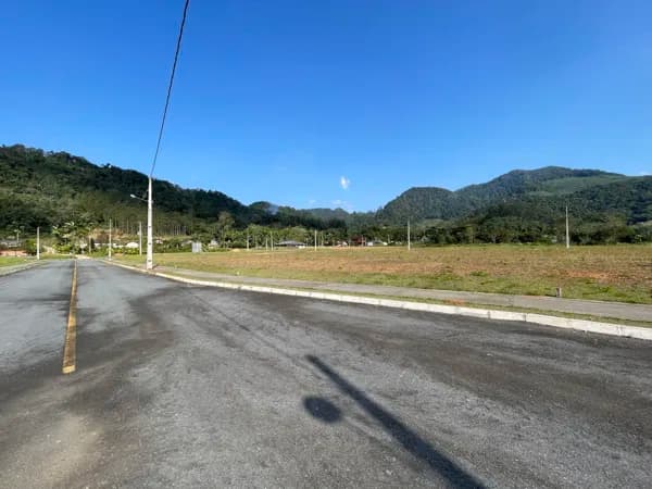 Terreno meio de quadra no Bairro Braço do Ribeirão Cavalo