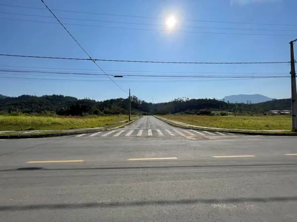 Terreno de Esquina no Bairro Braço do Ribeirão Cavalo