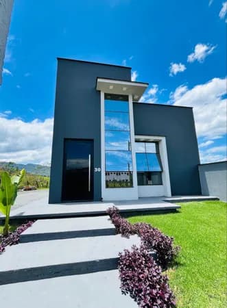 Casa 42 m² Mais Galpão de 54 m²