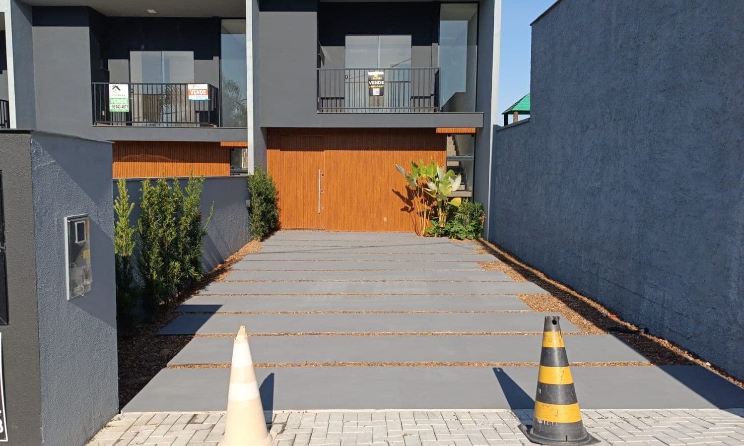 Casa Geminada 2 pavimentos - Bairro Rau