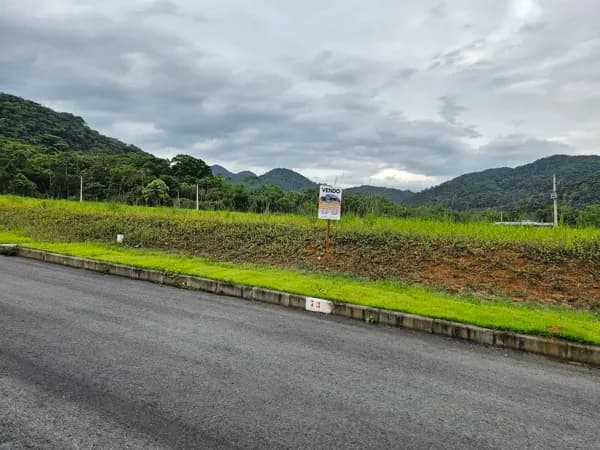 Terreno (33 - Victória)