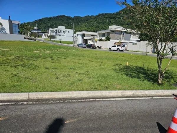 Terreno (01 - Duquesa)