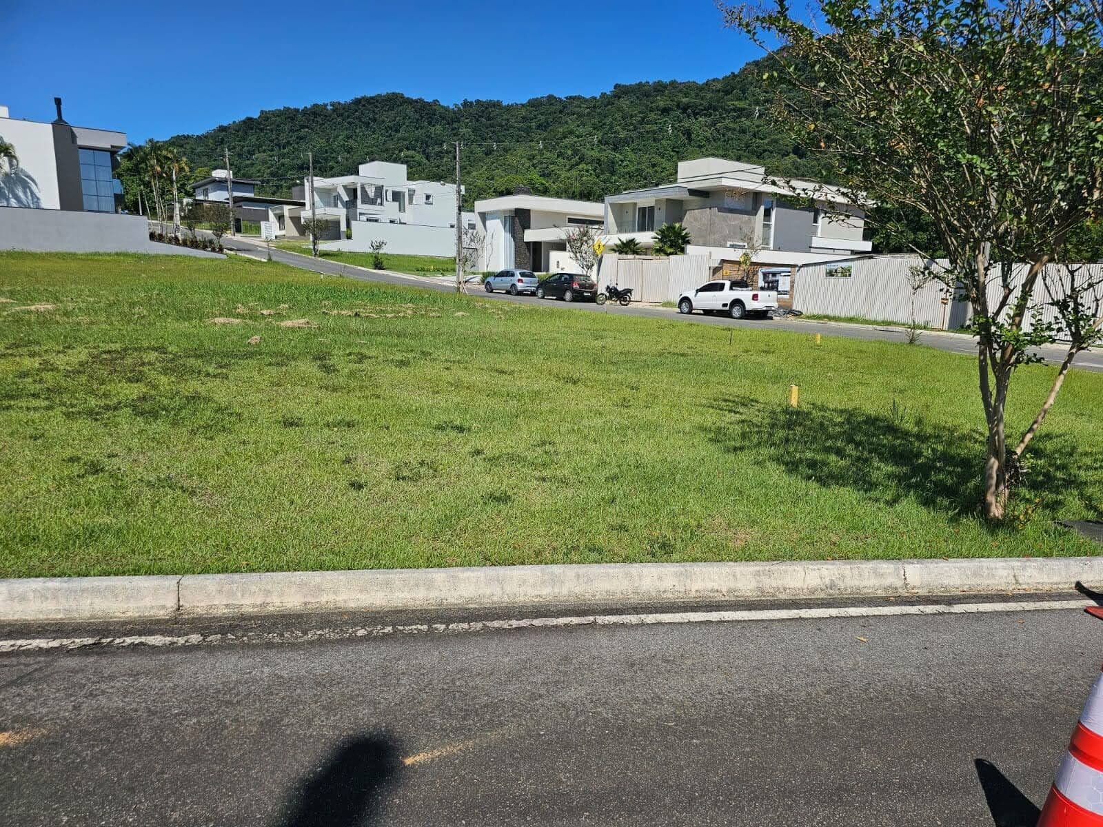 Terreno (01 - Duquesa)
