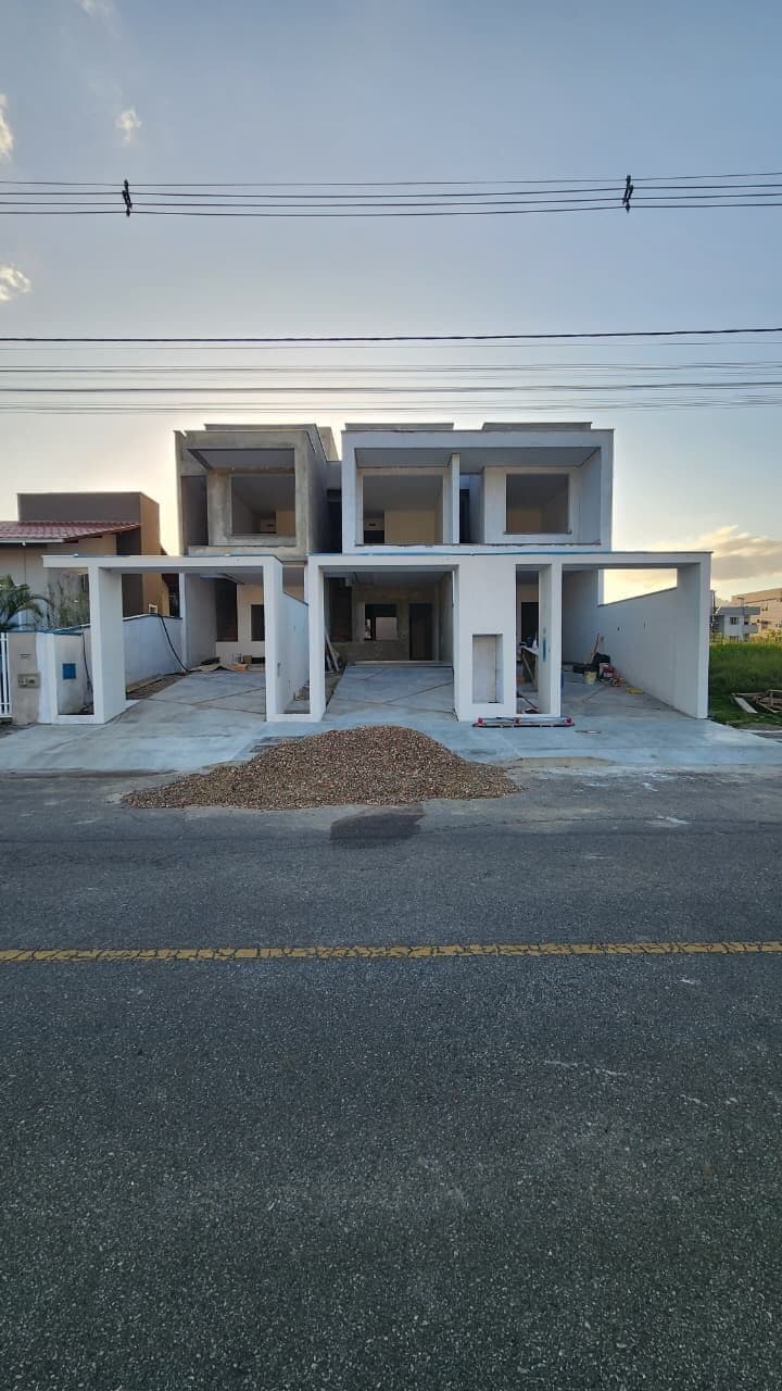Casa Geminada, no bairro Três Rios do Sul