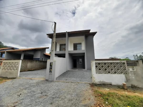 Casa Geminada no bairro RIO DA LUZ