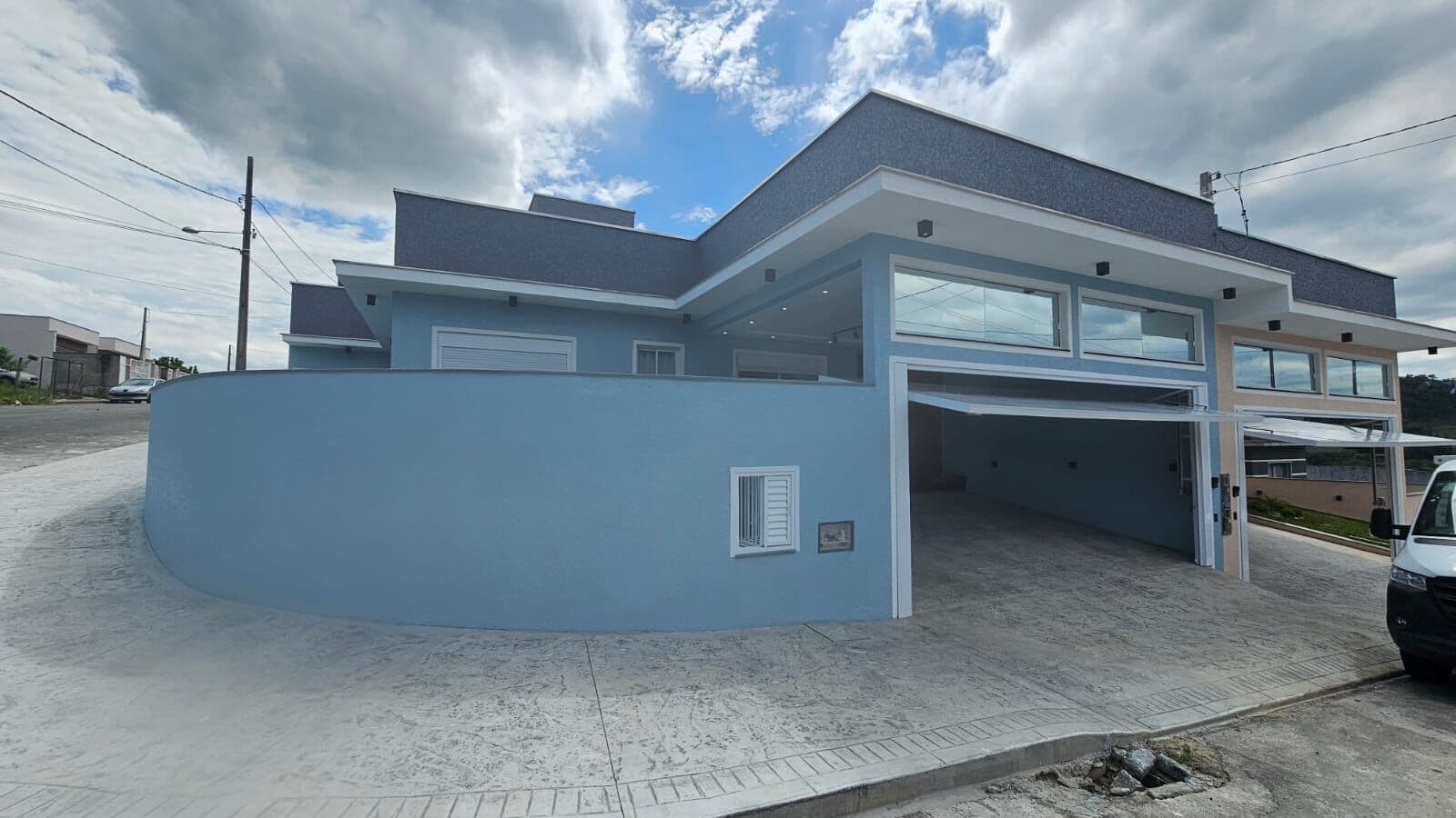 Casa Geminada alto padrão (Esquina)