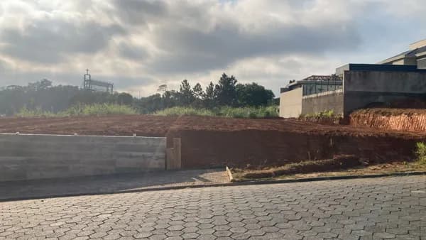 Terreno disponível para venda no bairro Jaraguá Esquerdo