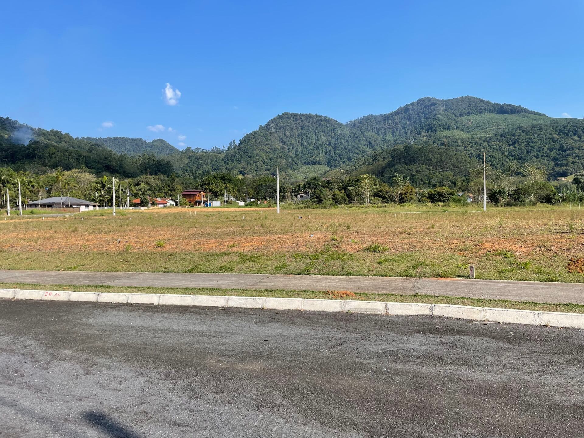 Terreno meio de quadra no Bairro Braço do Ribeirão Cavalo