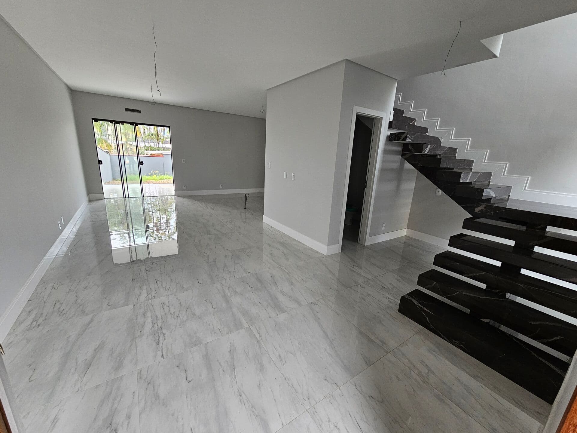 Casa Geminada 2 pavimentos - Bairro Rau