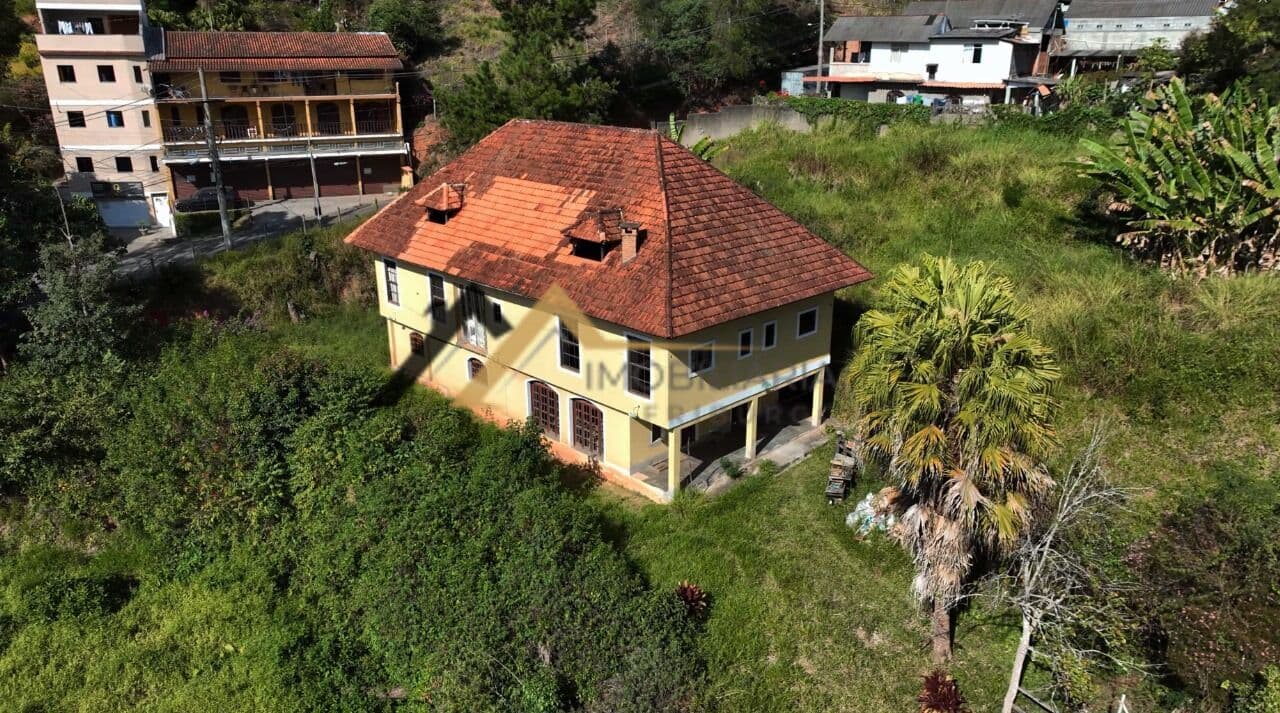 Casa Triplex em Nova Suiça