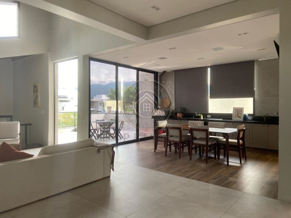 Casa de luxo no Brisas Jundiaí – 4 dorms, área gourmet com vista para a serra, piscina e automação
