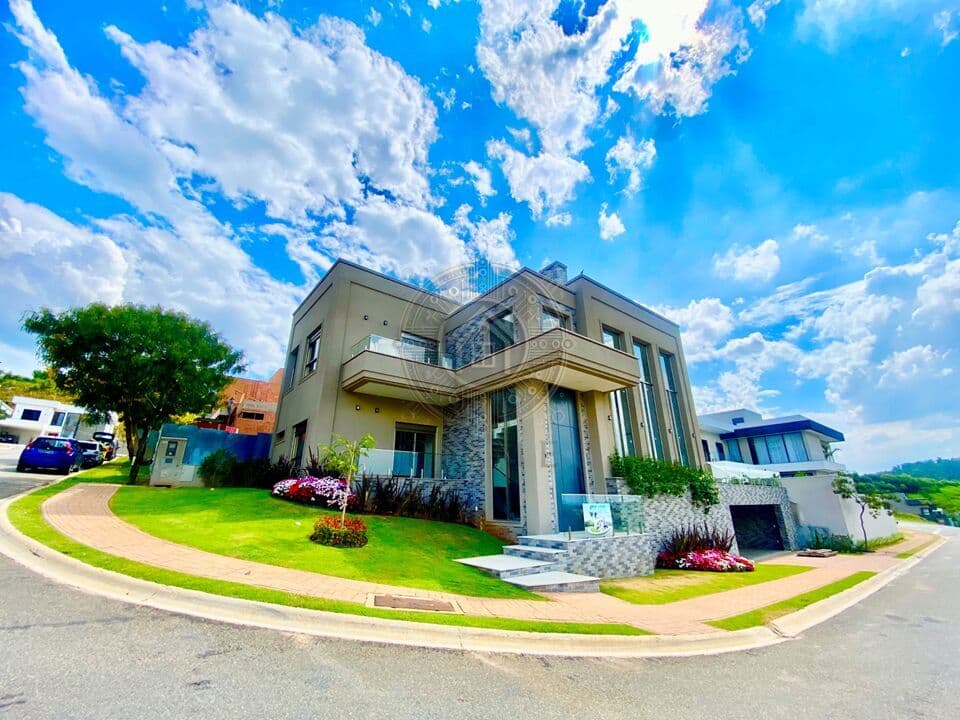 Casa Brisas Jundiaí – Esquina com Piscina, Vista para o Lago e Acabamento Premium | Malota/Samambaia