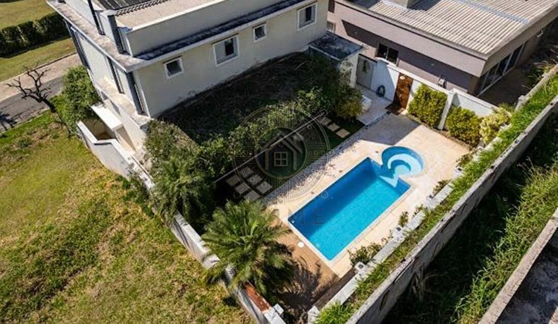 Casa com Piscina e Gourmet Completo – Condomínio Valville 2 | Alphaville/SP