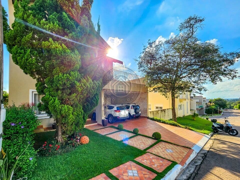 Sobrado Alto Padrão com Vista para Serra do Japi – Residencial Village das Flores | Jardim Novo Mundo / Gramadão – Jundiaí/SP