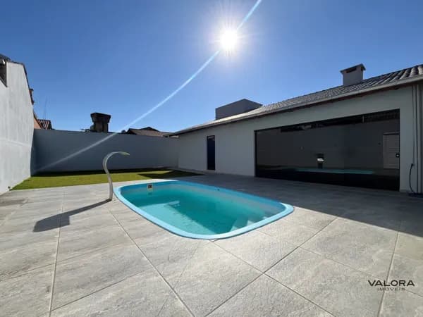 Casa com piscina no bairro Jaraguá 99 - Jaraguá do Sul/SC