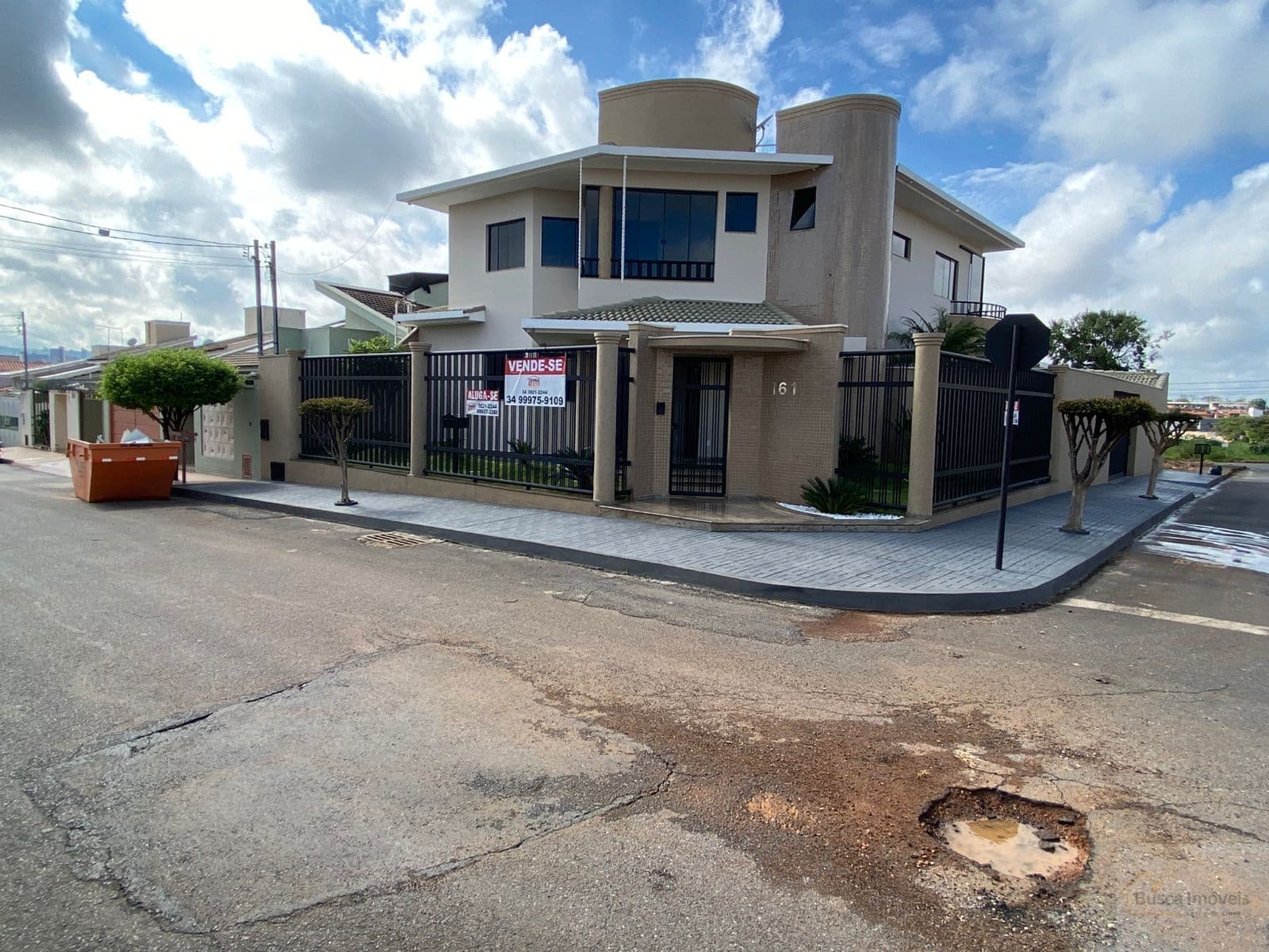 Casa em Patos de Minas - Caiçaras
