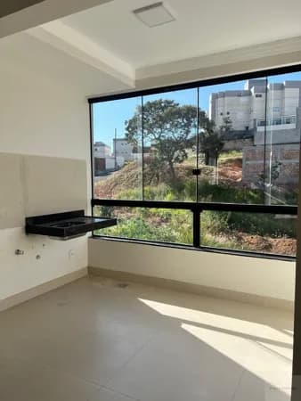 Apartamento com 2 Vagas de Garagem e Suíte no Bairro Laranjeiras