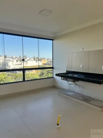 Apartamento Novo de 2 Quartos com Suíte em Excelente Localização
