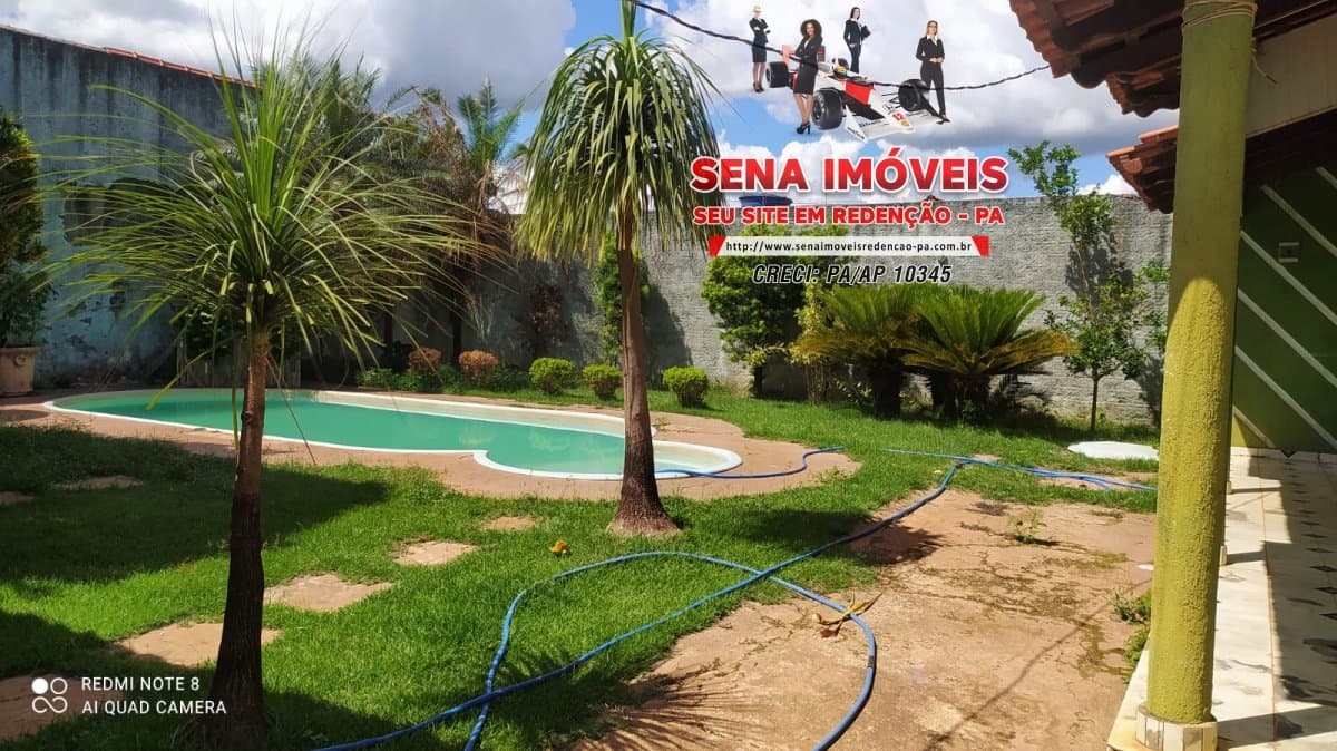Vendo essa EXCELENTE casa de 3 quartos COM PISCINA no St. Alto Paraná. OBS' NÃO SE FINANCIA