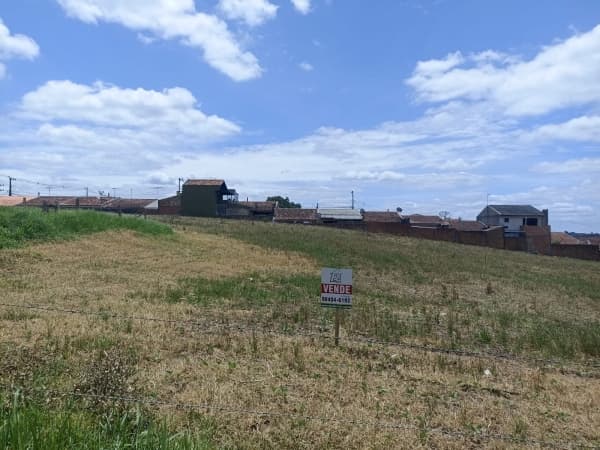 Terreno com 735,13m² no Loteamento Miranda