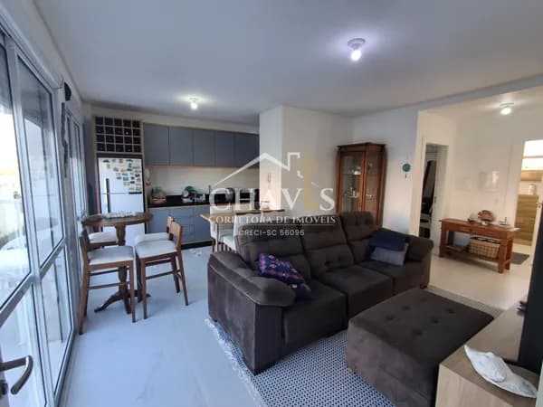 Apartamento Garden a 100m da Praia da Pinheira com 02 quartos, suíte, ampla sacada e garagem coberta