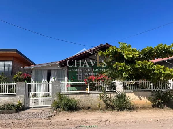 Excelente oportunidade de investimento! 3 imóveis sendo 2 casas e uma marcenaria com maquinário completo e com escritura publica