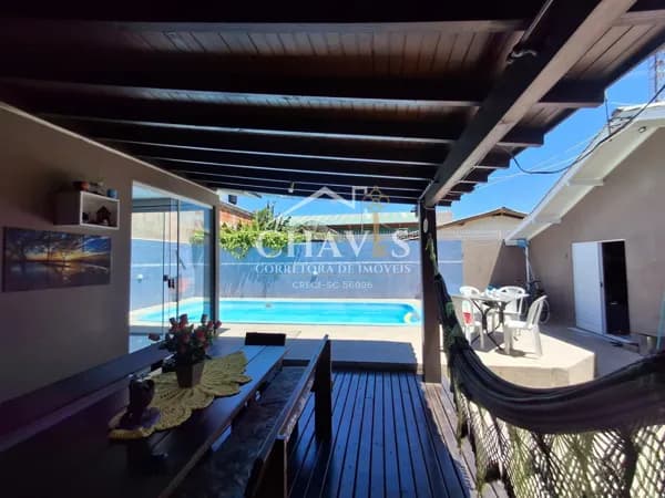 CASA A VENDA no Centro da Pinheira com 4 quartos (01) suíte , piscina, área gourmet perto das melhores praias de Palhoça - SC como a Guarda do Embaú, Ponta do Papagaio e Praia do Sonho