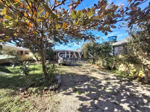 ACEITA FINANCIAMENTO! Casa térrea em amplo terreno a poucos minutos do mar na Praia da Pinheira - Palhoça/SC