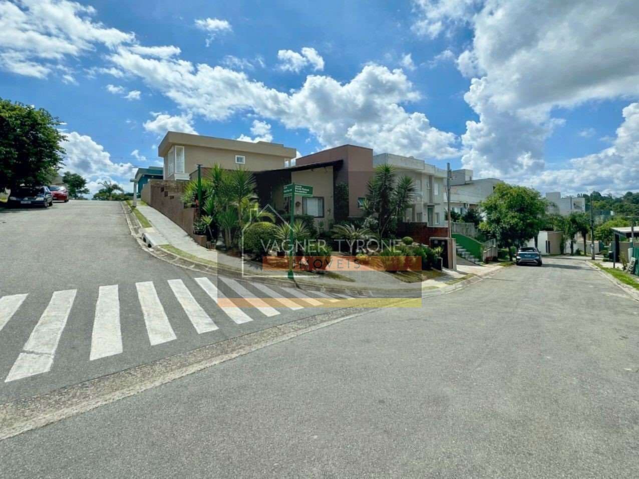 Casa Térrea à Venda no Condomínio Terras de São Fernando – Cotia/SP