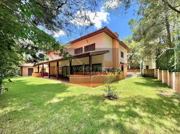 Casa à Venda no Condomínio Santo Antônio do Forte – Cotia