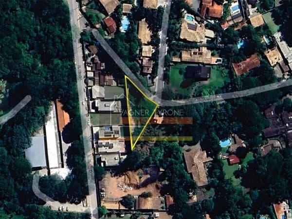 Terreno à Venda na Granja Viana | 927,92 m² | Bolsão Fechado