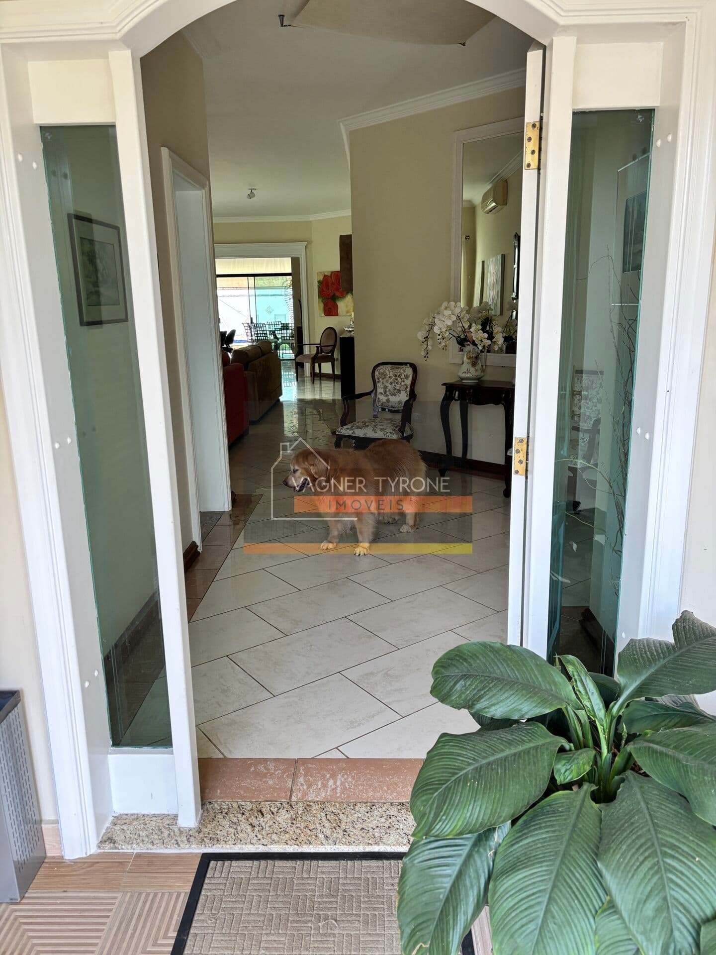Casa Térrea de Alto Padrão à Venda no Condomínio Granville – Guarujá