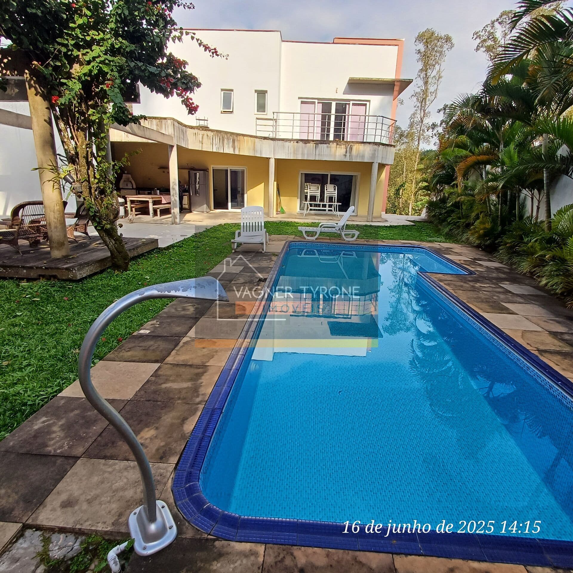 CASA MARAVILHOSA COND. PALOS VERDES 4 DORMS COM VISTA PARA O LAGO!