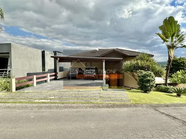 🏡Casa de esquina no miolo do Golf Village – Vista espetacular para o campo de golfe do São Fernando!